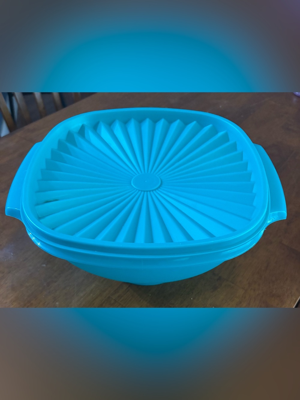 Vintage Tupperware Servalier Bowl 8 Cup Green/Teal 836-3 with Lid
